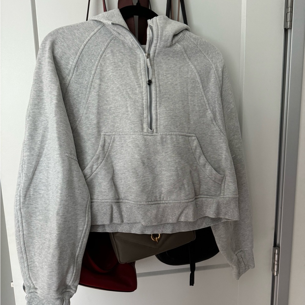 Lululemon heather gray scuba